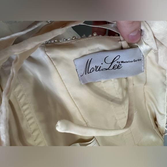 Cream Aline prom or wedding dress - Picture 16 of 16